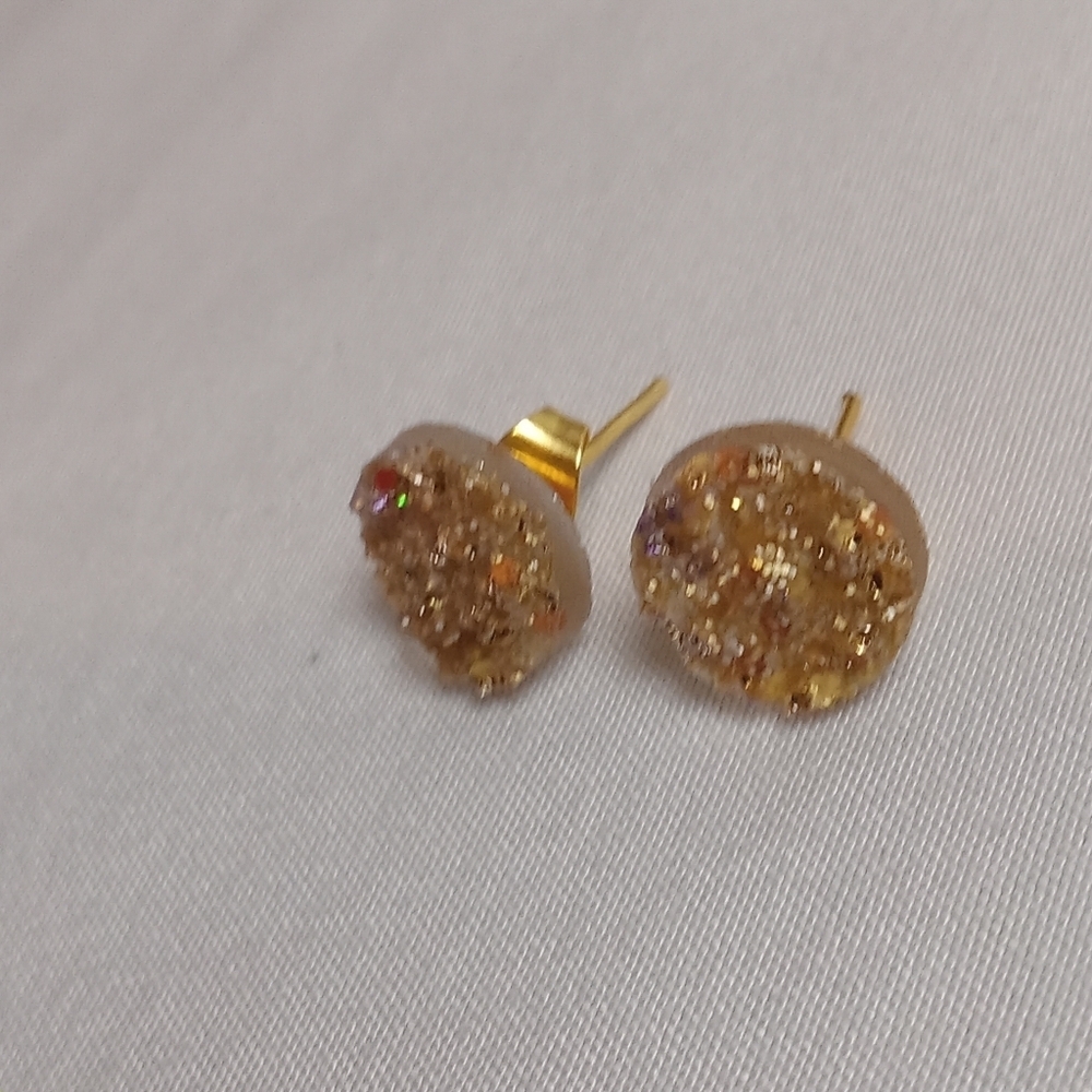 5/$25 Hand Crafted Gold Artisan Earrings - Picture 2 of 3